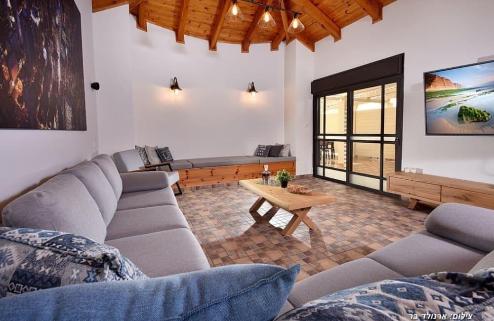 אחוזת אמור צפון  26  נופש - וי פור ויקיישן - V for Vacation