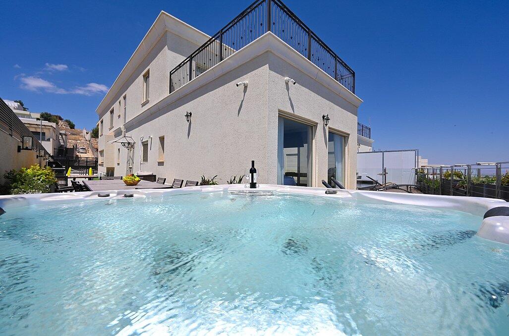 רום פרימיום צפון  30  נופש - וי פור ויקיישן - V for Vacation