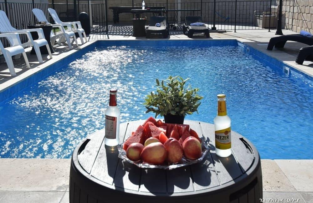 אחוזת אמור צפון  25  נופש - וי פור ויקיישן - V for Vacation