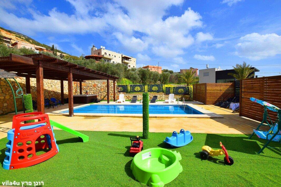 אחוזה בבוסתן צפון  8  נופש - וי פור ויקיישן - V for Vacation