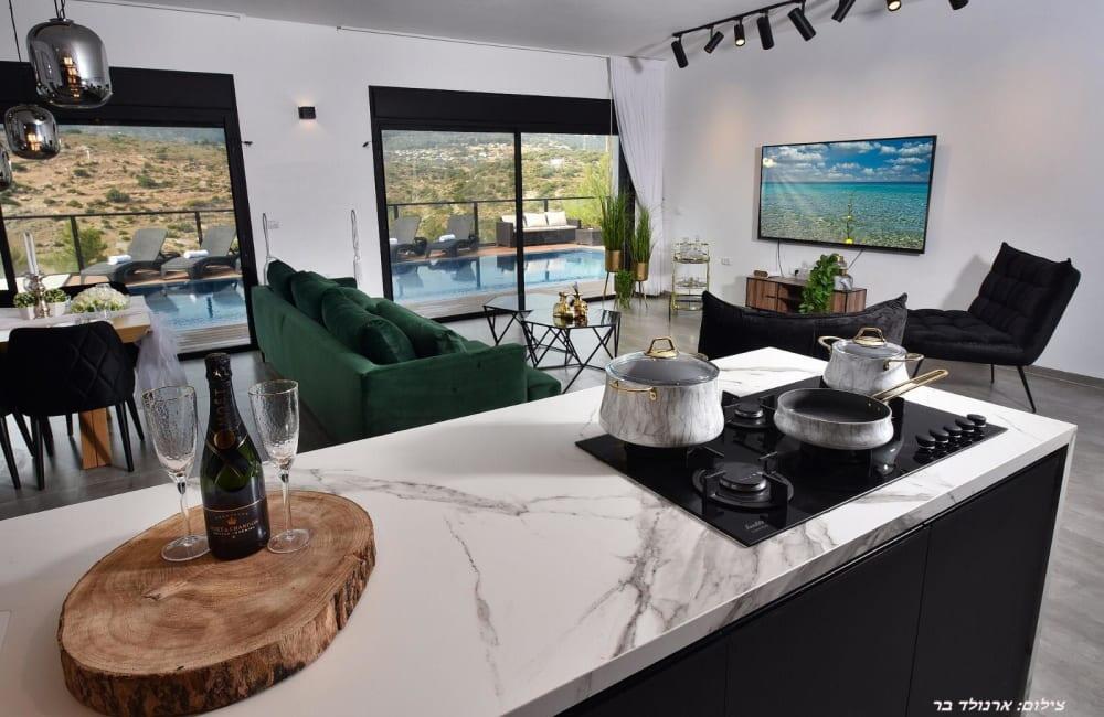 וילה אלרוב צפון  15  נופש - וי פור ויקיישן - V for Vacation