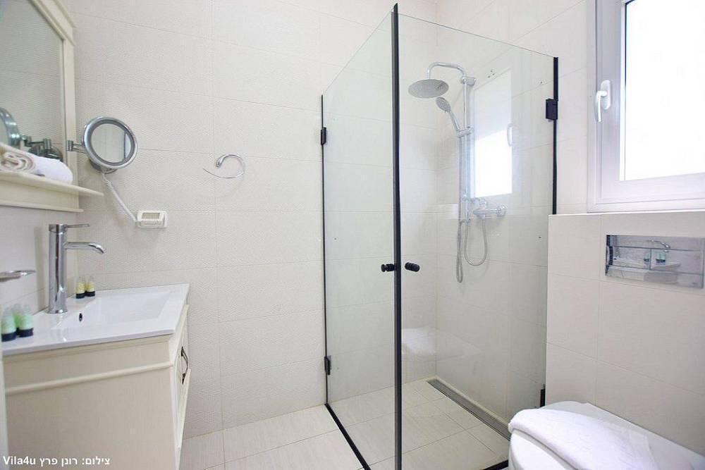 אחוזת אטואל צפון  42  נופש - וי פור ויקיישן - V for Vacation