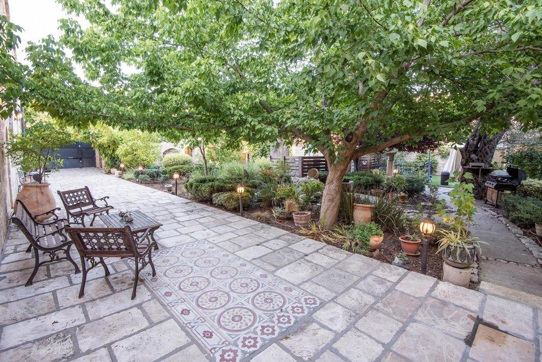 אצולת אירופה - שערי צפת צפון  16  נופש - וי פור ויקיישן - V for Vacation