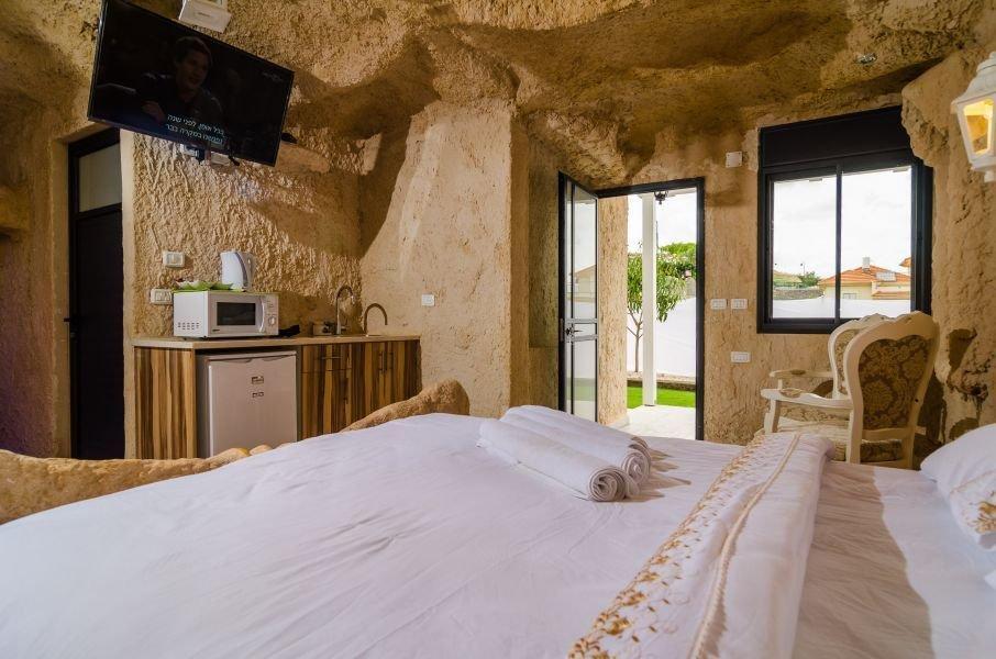 מערות נוף הצוק צפון  18  נופש - וי פור ויקיישן - V for Vacation