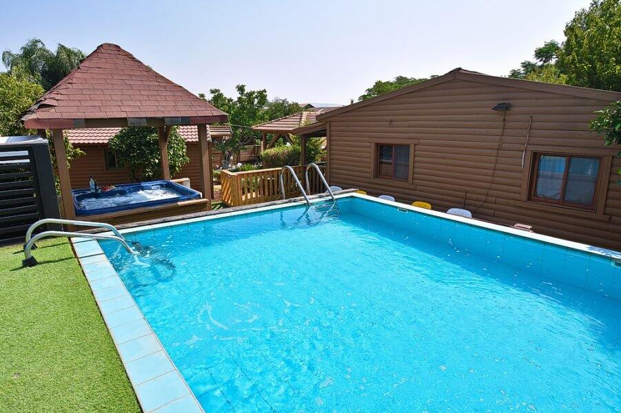 בקתות ספיר צפון  8  נופש - וי פור ויקיישן - V for Vacation