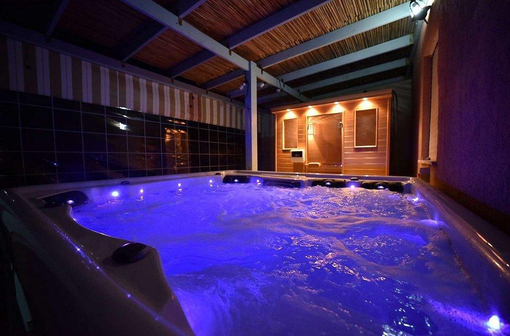 אצולת אירופה מרכז  9  נופש - וי פור ויקיישן - V for Vacation