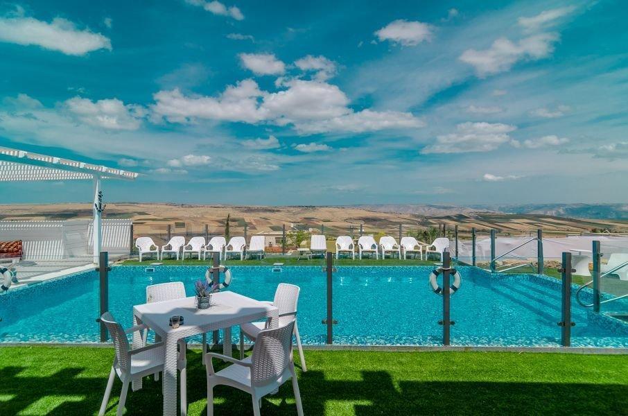 מערות נוף הצוק צפון  2  נופש - וי פור ויקיישן - V for Vacation