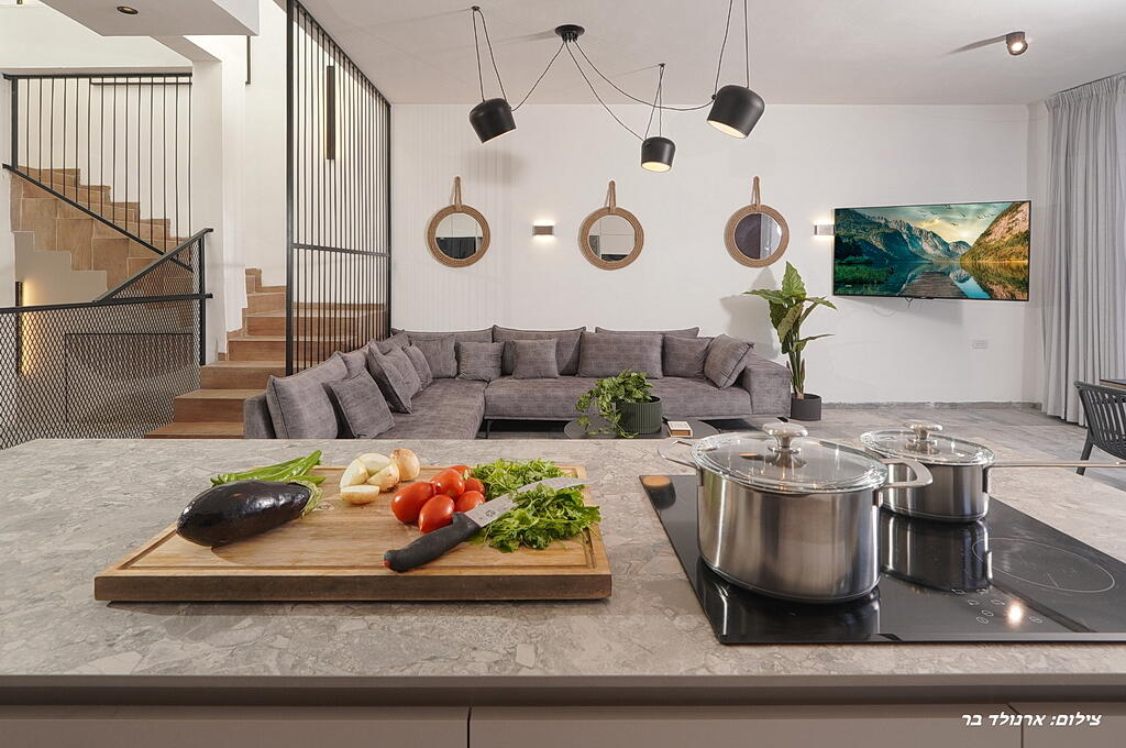 וילה סירקל – Villa Circle צפון  16  נופש - וי פור ויקיישן - V for Vacation