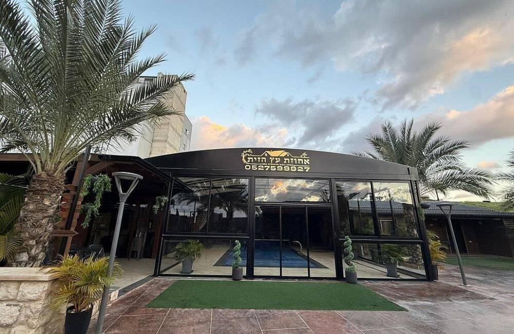 אחוזת עץ הזית צפון  38  נופש - וי פור ויקיישן - V for Vacation