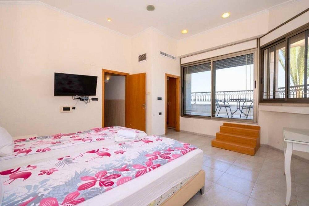 וילה דובדבן טבריה צפון  16  לופט 4 יו