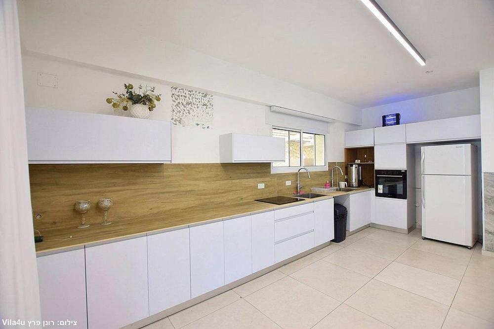 וילה מול הצדיק פקיעין צפון  15  נופש - וי פור ויקיישן - V for Vacation