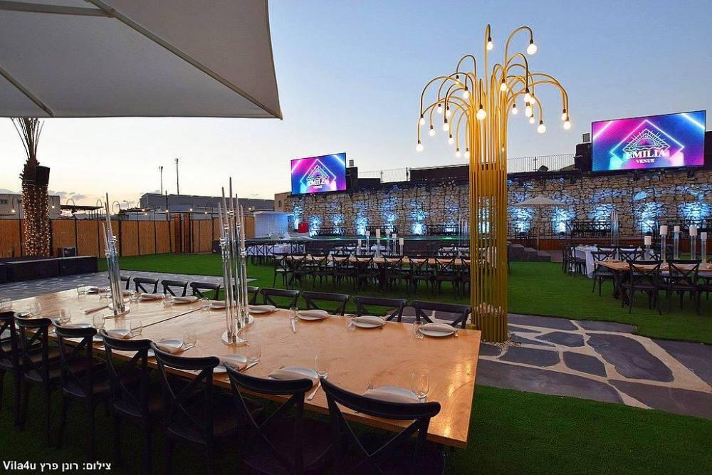 אמיליה איוונטס מרכז  17  לופט 4 יו