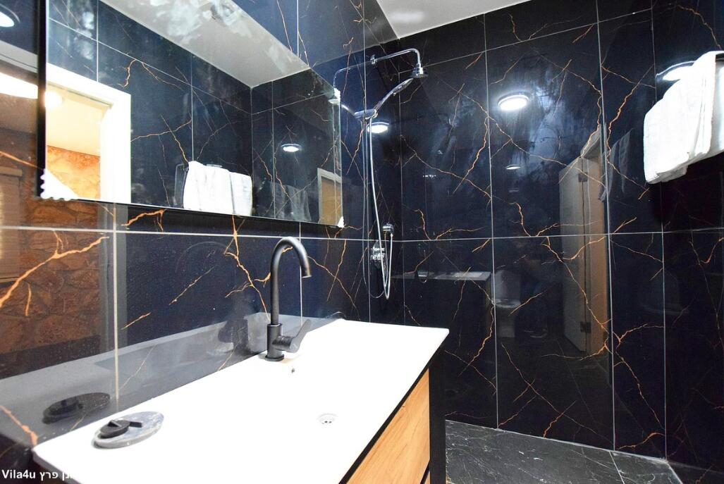 אחוזת אלונים ירכא צפון  19  נופש - וי פור ויקיישן - V for Vacation