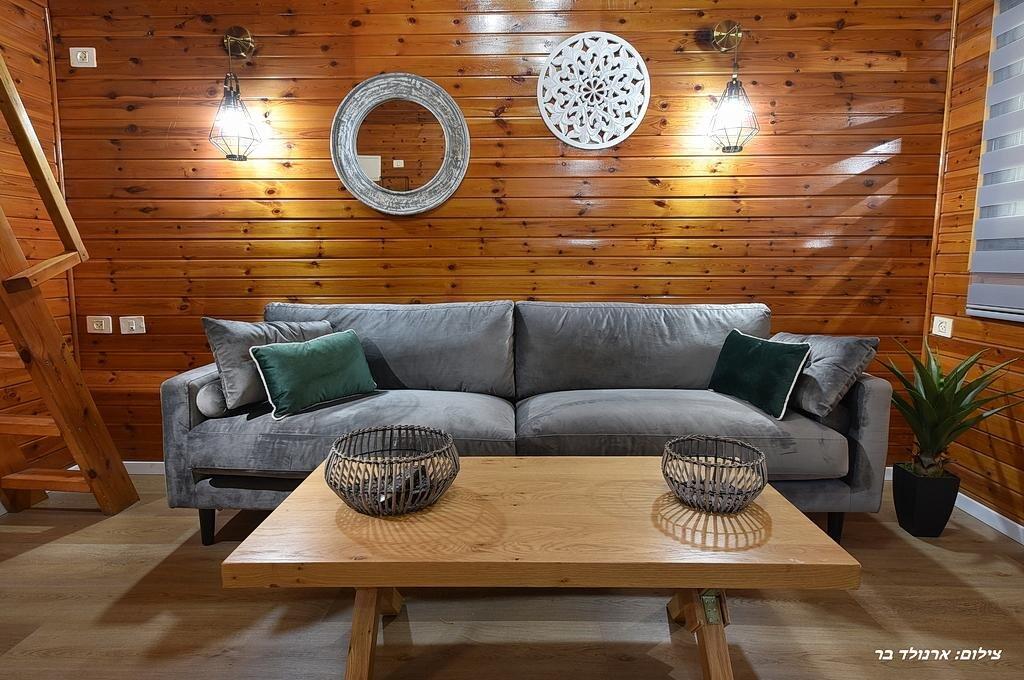 קדמת עדן צפון  8  נופש - וי פור ויקיישן - V for Vacation