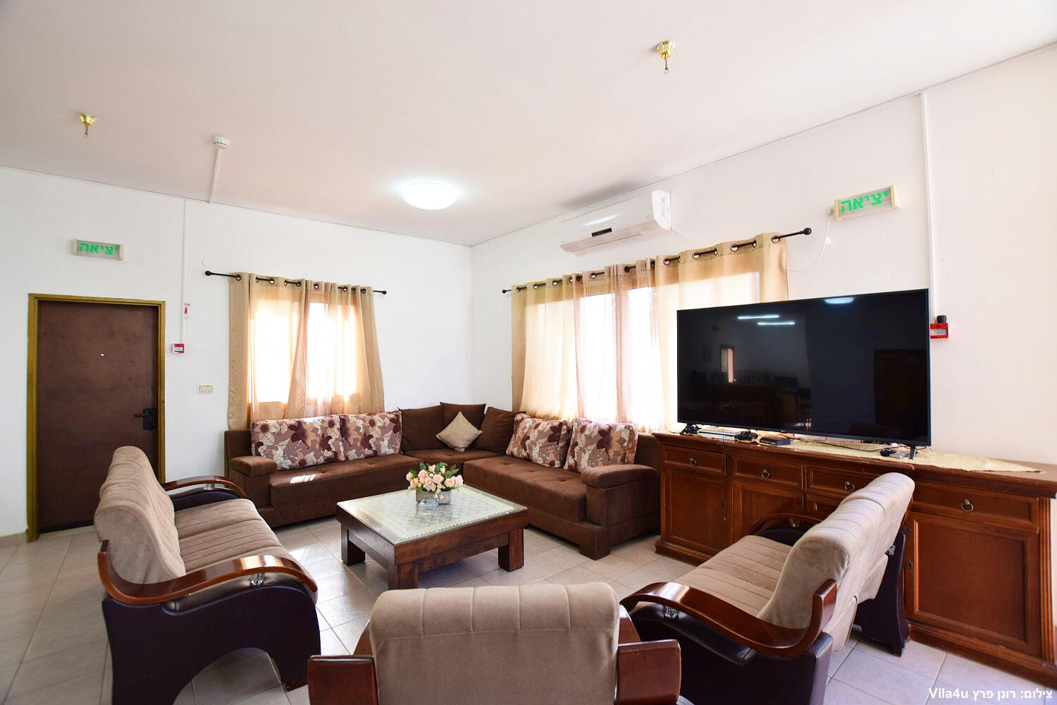 וילה מונפורט צפון  19  נופש - וי פור ויקיישן - V for Vacation