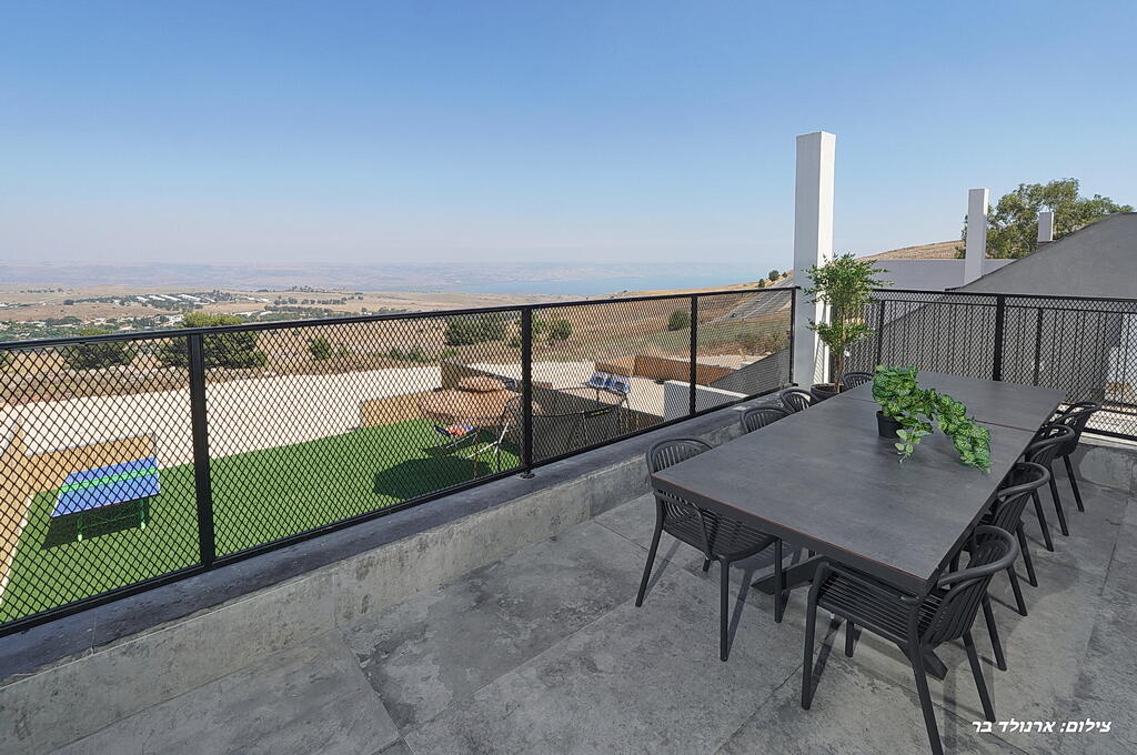 וילה סירקל – Villa Circle צפון  36  נופש - וי פור ויקיישן - V for Vacation