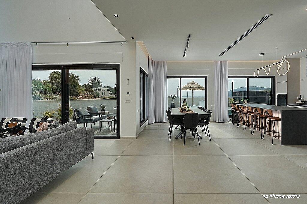 וילה הלליה צפון  26  נופש - וי פור ויקיישן - V for Vacation