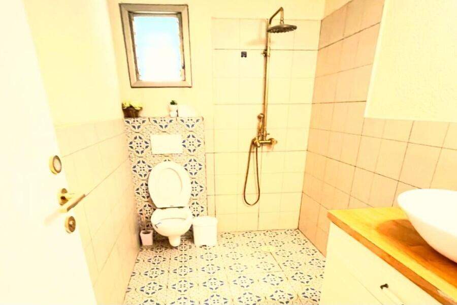 בשדות של המושב דרום  14  נופש - וי פור ויקיישן - V for Vacation