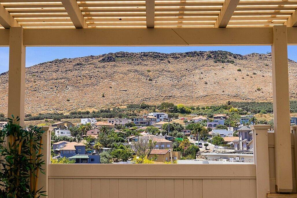 וילה לארבל - Villa LaArbel צפון  6  נופש - וי פור ויקיישן - V for Vacation