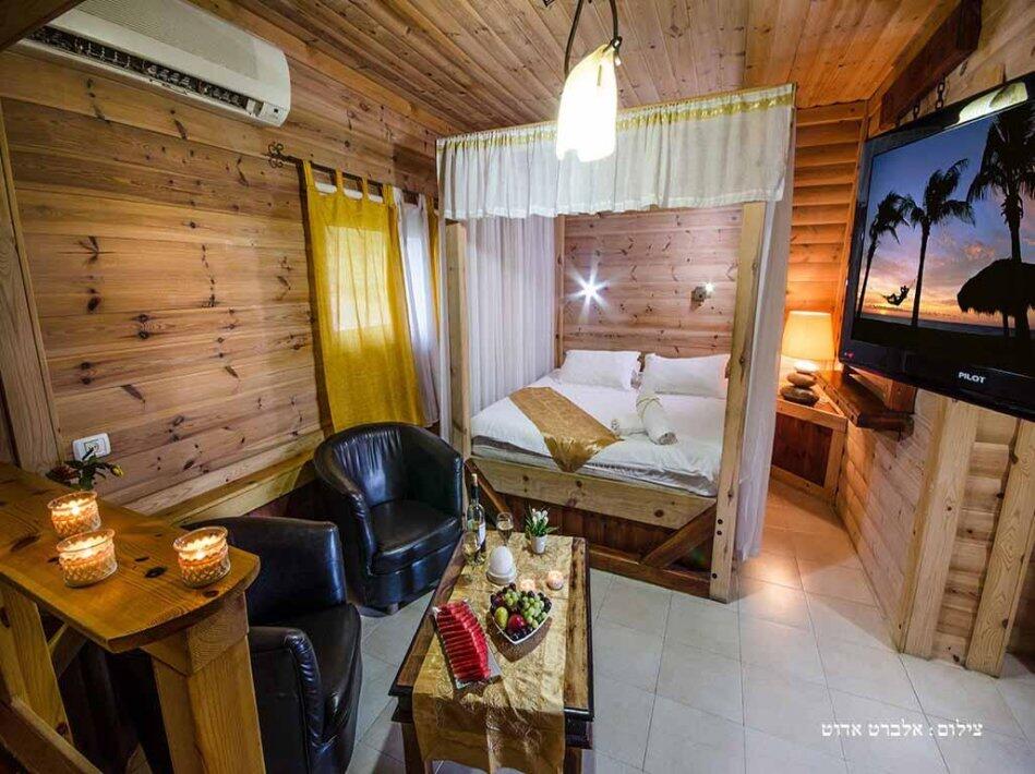 הבקתות של סיוון צפון  24  נופש - וי פור ויקיישן - V for Vacation