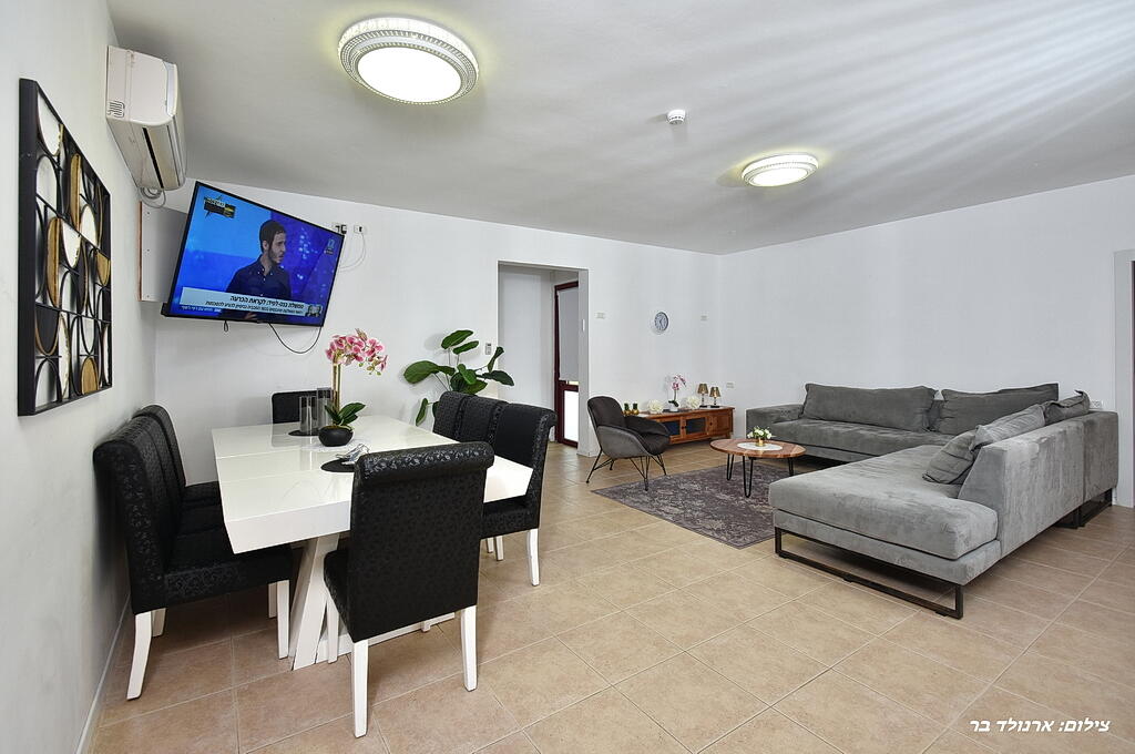 וילה קאסה אור המוריה צפון  7  נופש - וי פור ויקיישן - V for Vacation