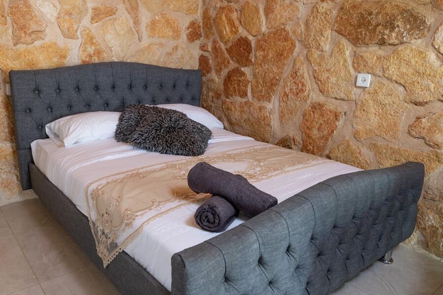 אבן החלומות צפון  17  נופש - וי פור ויקיישן - V for Vacation