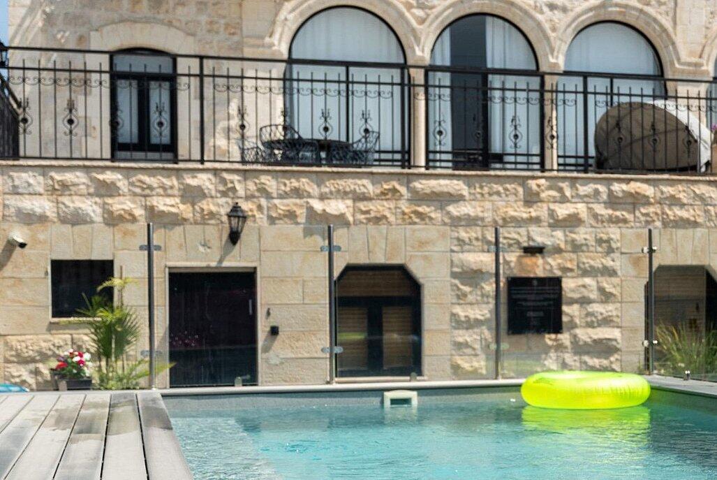 מלון הדירות יו ג'י - UG Boutique Apartment hotel צפון  7  נופש - וי פור ויקיישן - V for Vacation