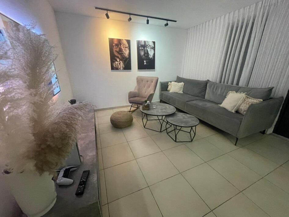 הולידיי בוטיק דרום  14  נופש - וי פור ויקיישן - V for Vacation