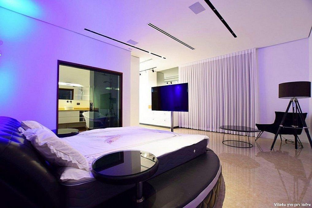 אחוזת וילוקס - Vilux מרכז  32  נופש - וי פור ויקיישן - V for Vacation