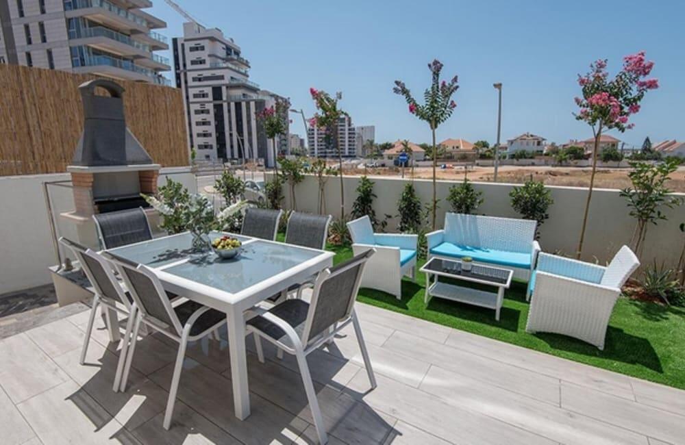 ארכיטקט ביץ האוס מרכז  14  נופש - וי פור ויקיישן - V for Vacation