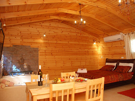 נחלת נפתלי צפון  16  נופש - וי פור ויקיישן - V for Vacation