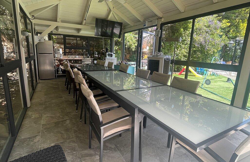 בקתות גבי בקצה היער צפון  20  נופש - וי פור ויקיישן - V for Vacation