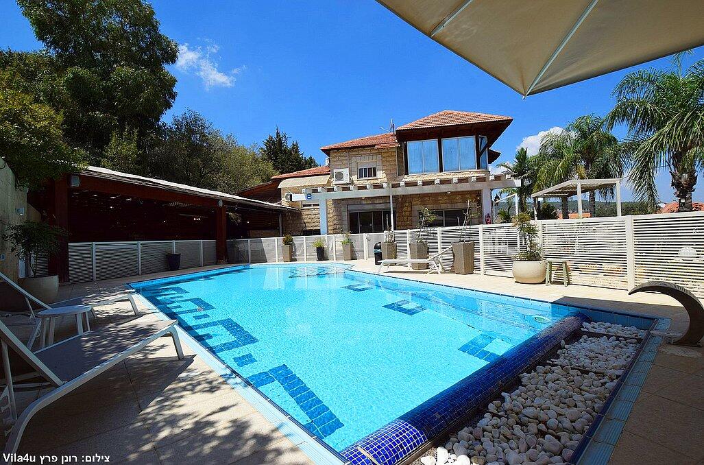 אחוזת הנרקיס 42 צפון  30  נופש - וי פור ויקיישן - V for Vacation