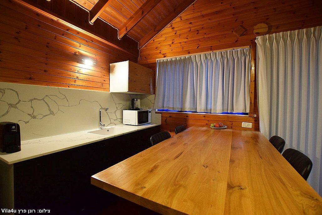 רפאל בכרם צפון  19  נופש - וי פור ויקיישן - V for Vacation