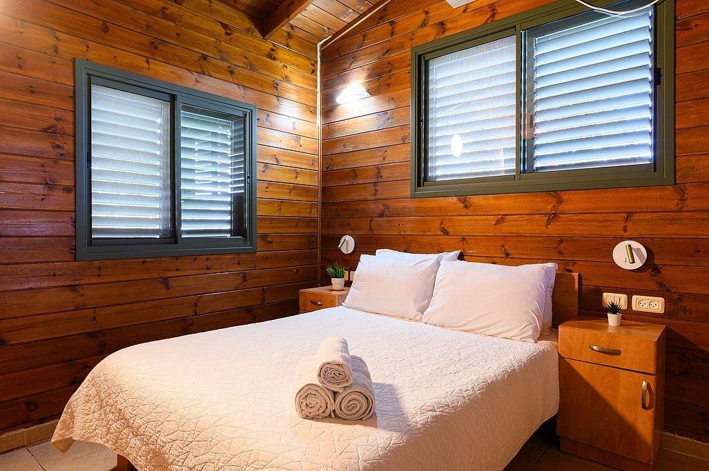 בינות תמרים מרכז  14  נופש - וי פור ויקיישן - V for Vacation