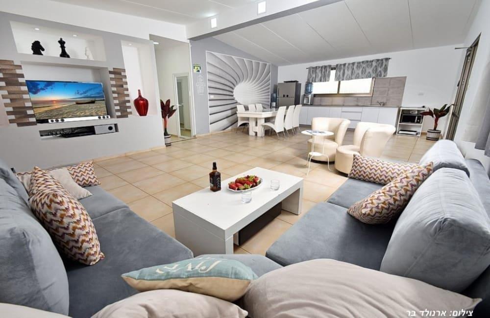 וילה יאניס צפון  12  נופש - וי פור ויקיישן - V for Vacation