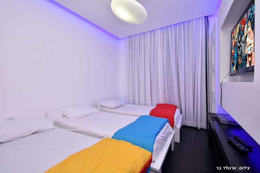 סוויטות כחול לבן ובקתות אגם צפון  23  נופש - וי פור ויקיישן - V for Vacation