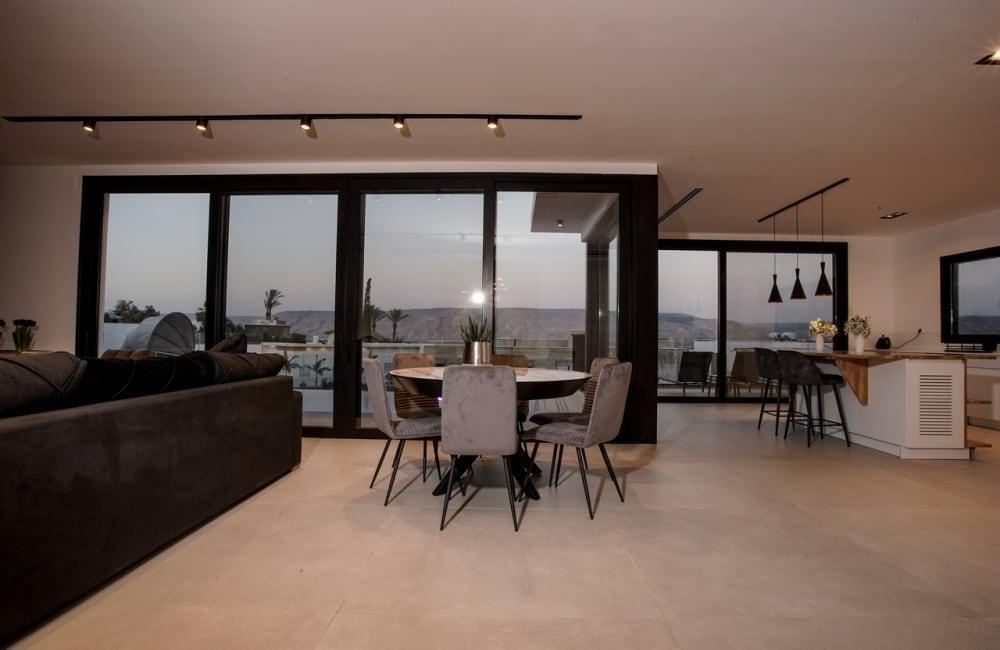 אמילי סוויטות אירוח צפון  3  נופש - וי פור ויקיישן - V for Vacation