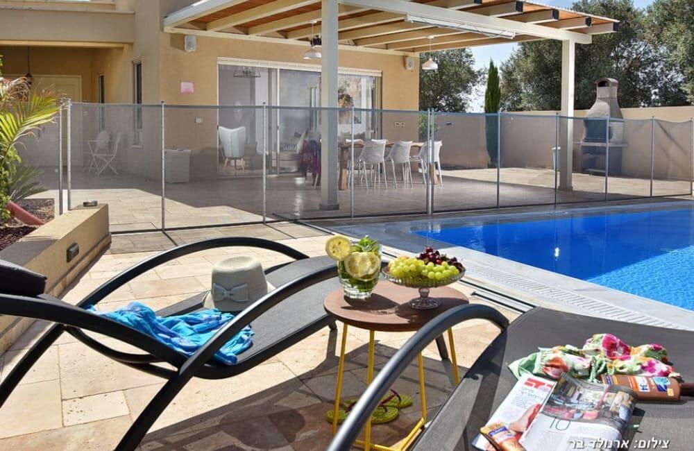 וילה רומיליה האוס צפון  20  נופש - וי פור ויקיישן - V for Vacation