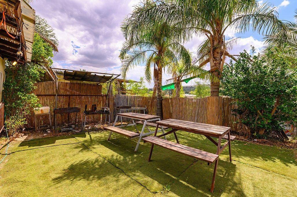 בינות תמרים מרכז  34  נופש - וי פור ויקיישן - V for Vacation