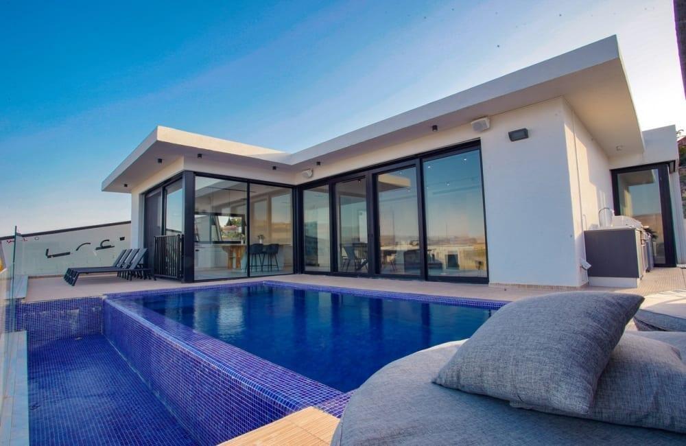 אמילי סוויטות אירוח צפון  38  נופש - וי פור ויקיישן - V for Vacation