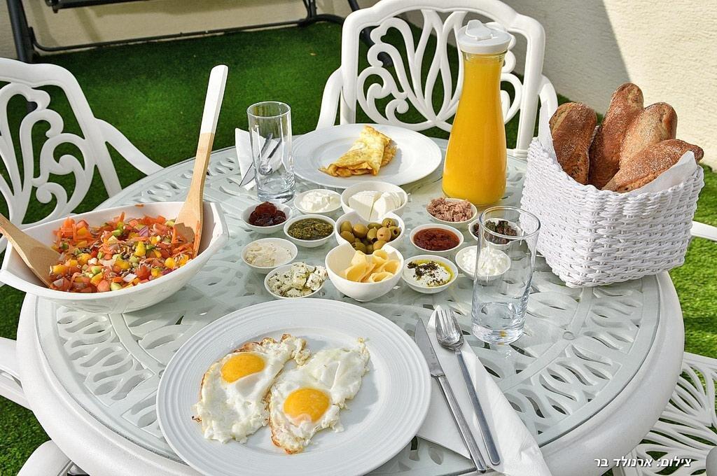 הילת השחר צפון  25  נופש - וי פור ויקיישן - V for Vacation