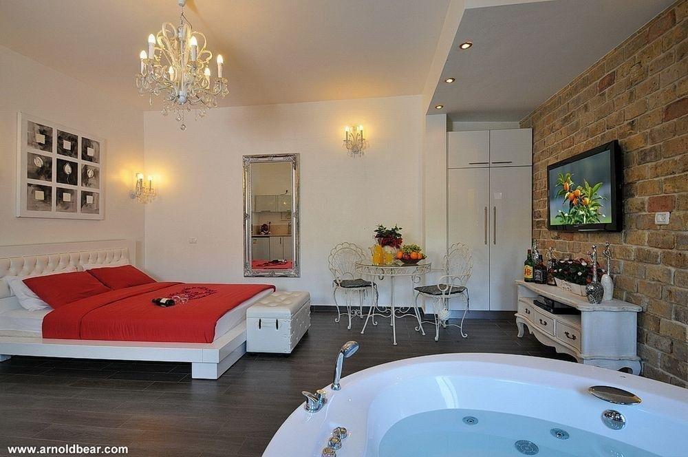 אחוזת סיזר גארדן צפון  8  נופש - וי פור ויקיישן - V for Vacation