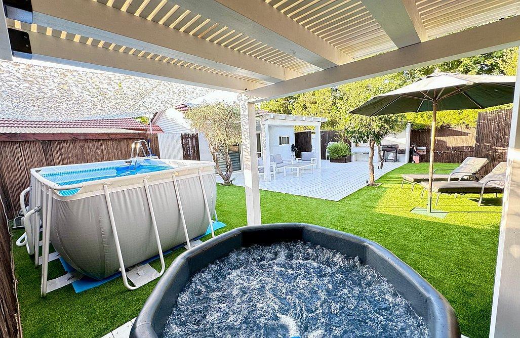 וילה רוז - Villa Rose מרכז  5  נופש - וי פור ויקיישן - V for Vacation