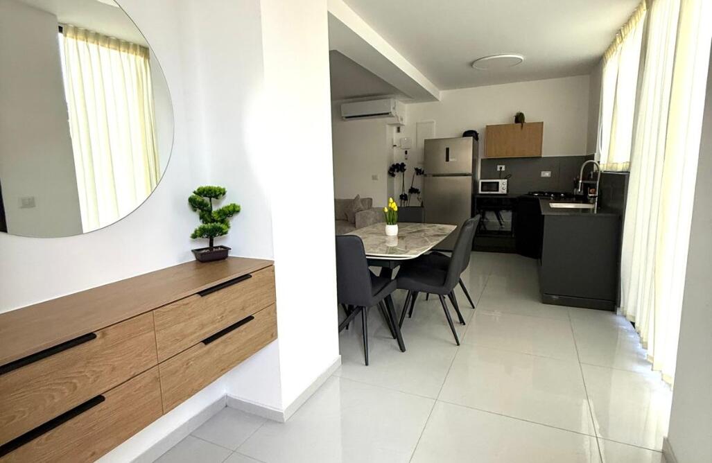 וילה עץ האילן מרכז  8  נופש - וי פור ויקיישן - V for Vacation