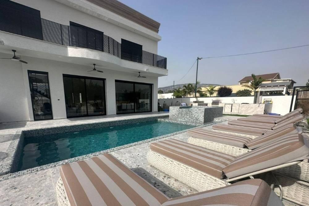 אחוזת אלונים ירכא צפון  17  נופש - וי פור ויקיישן - V for Vacation