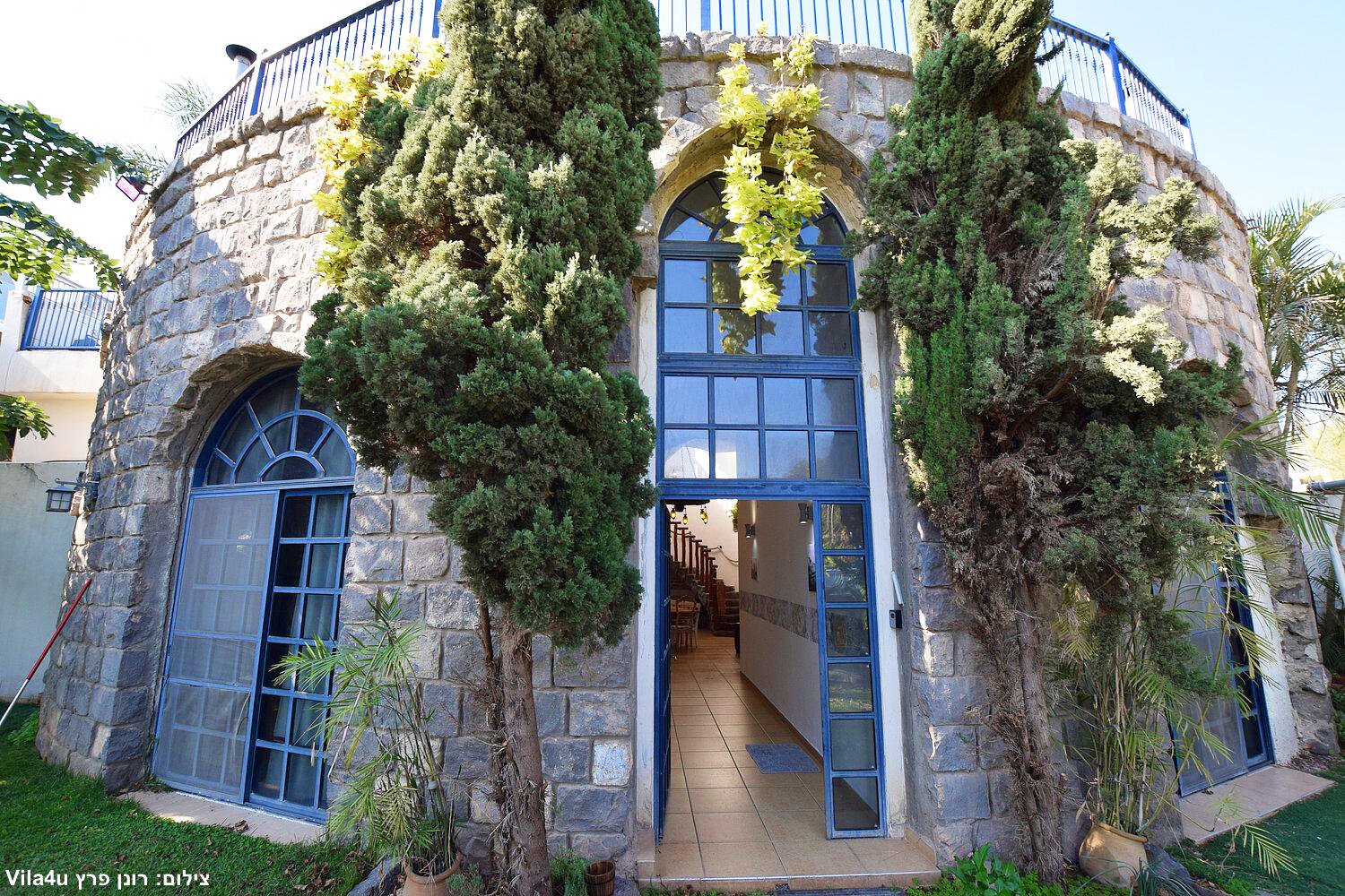 וילה בית הלוגים צפון  36  נופש - וי פור ויקיישן - V for Vacation