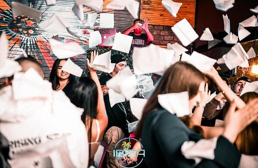 איביזה בר מרכז  6  לופט 4 יו