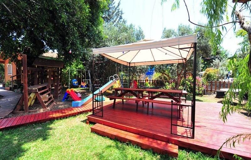 ארבל בתי קייט צפון  6  נופש - וי פור ויקיישן - V for Vacation