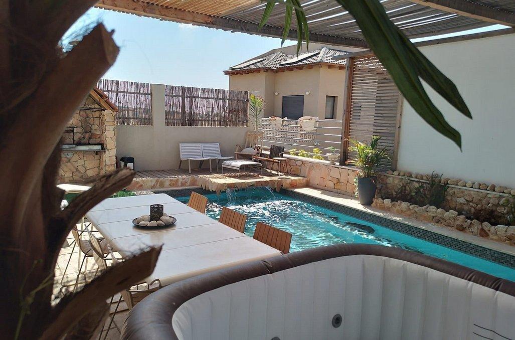 סוויטת גפן בוטיק מרכז  16  נופש - וי פור ויקיישן - V for Vacation